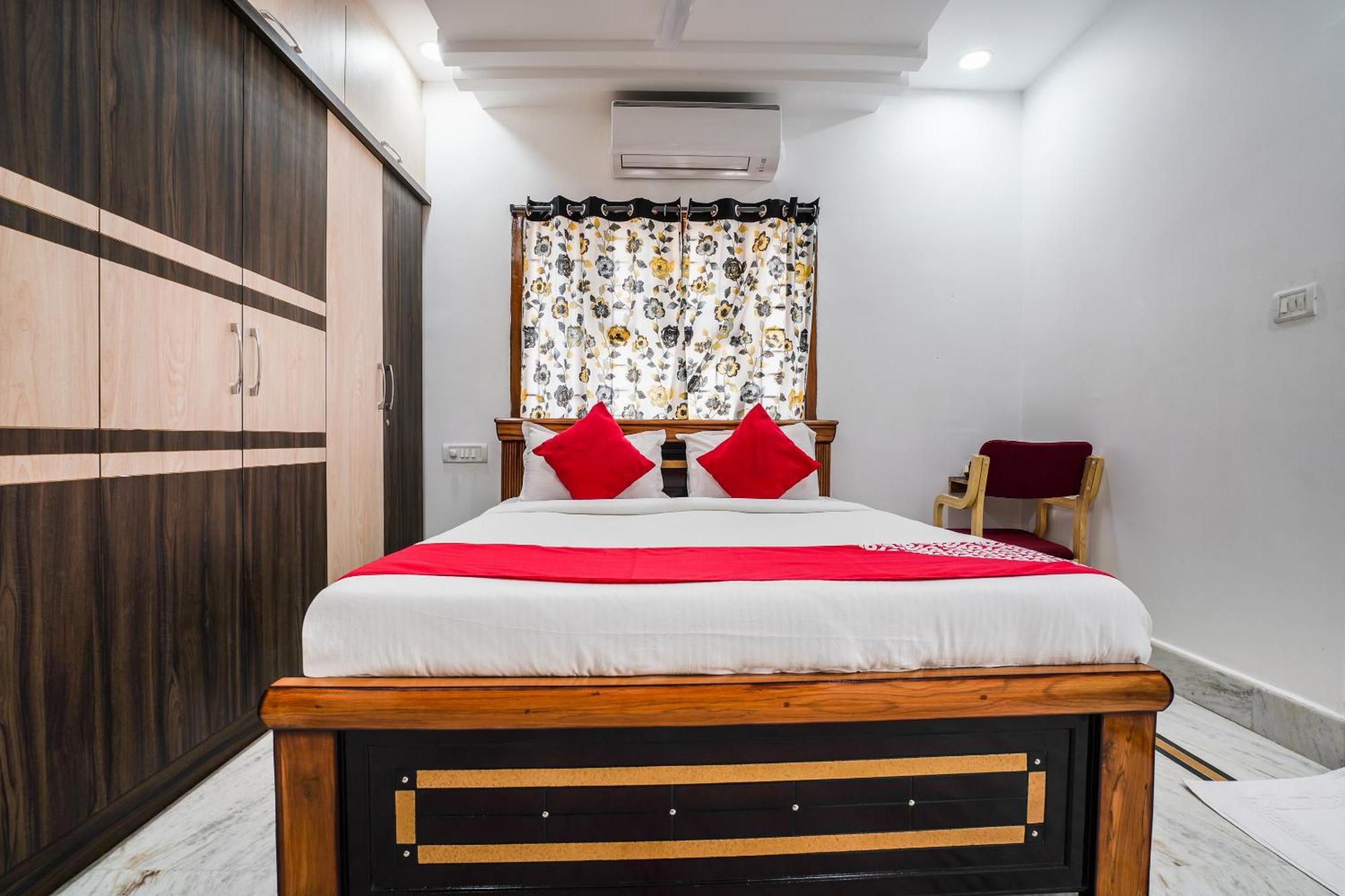 Hotel O Mint Leaves Near Alcazar Mall Hyderabad Exterior photo